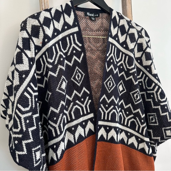 Vocal Geometric Wool Blend Open Blanket Cardigan Fringe L/XL - Picture 3 of 12